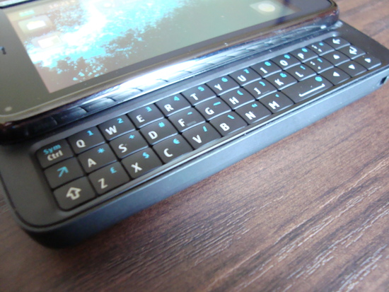 Teclado do N900 com layout dos Estados Unidos